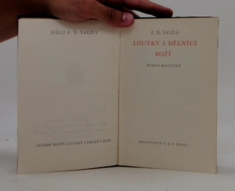 Loutky i dělníci boží