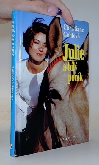 Julie a bílý poník