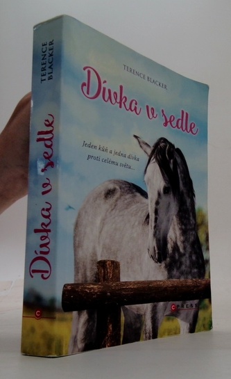 Dívka v sedle