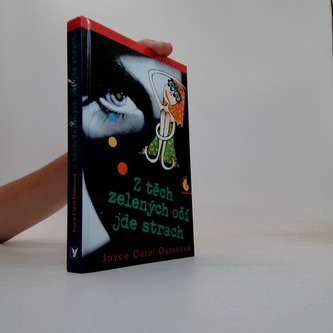 Z těch zelených očí jde strach