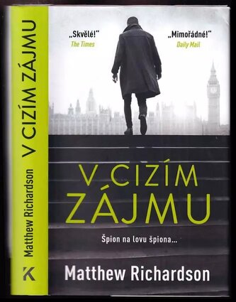V cizím zájmu (Matthew Richardson, 2022)