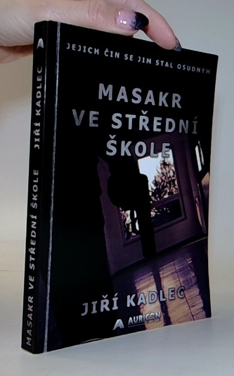 Masakr ve střední škole