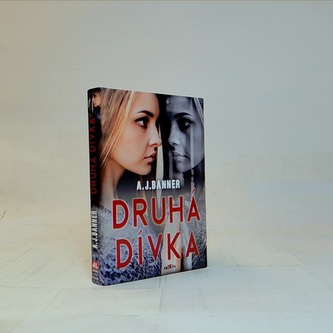 Druhá dívka
