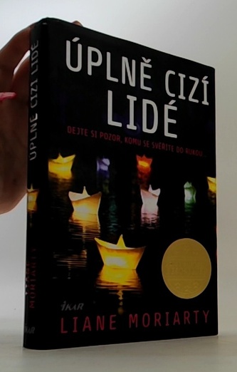 Úplně cizí lidé