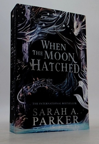 When the Moon Hatched (The Moonfall Series, Book 1) When the Moon Hatched (The Moonfall Series, Book 1)