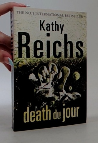 Death du Jour. Knochenarbeit, englische Ausgabe