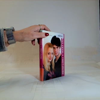 První láska = Velká sázka