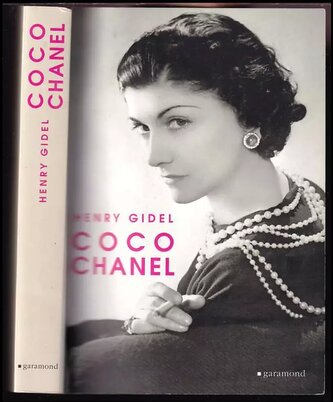 Coco Chanel (Henry Gidel, 2008)