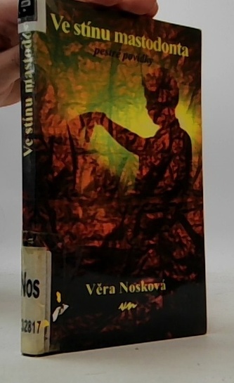 Ve stínu mastodonta