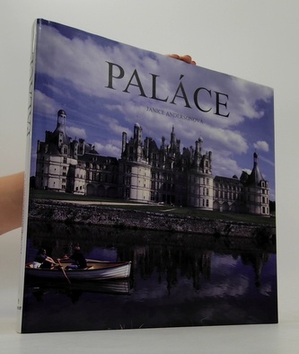 Paláce