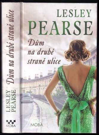 Dům na druhé straně ulice (Lesley Pearse, 2021)