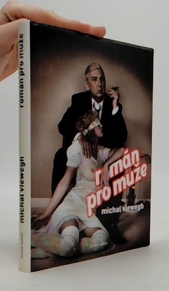 Román pro muže s filmovou obálkou